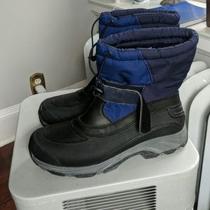 Mens Lands end snow boots in very good condition .